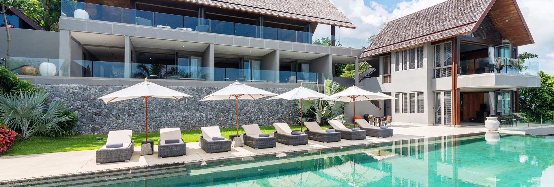 Villa Suralai - Villa exterior and pool